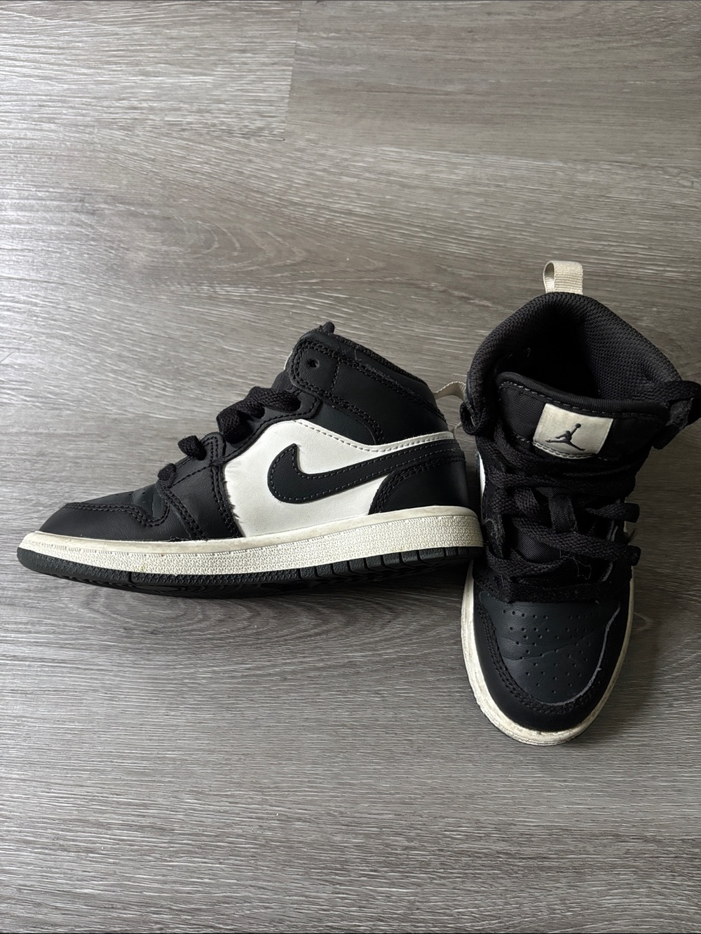 Nike Kids' Black and White High-Top Sneakers size 11c